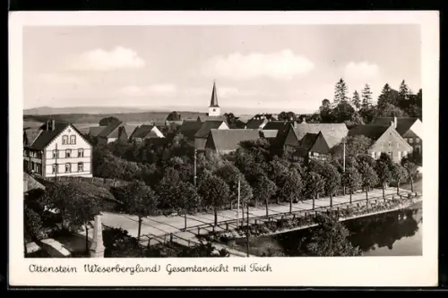 AK Ottenstein /Weserbergland, Gesamtansicht mit Teich