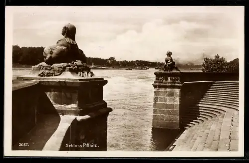 AK Pillnitz /Dresden, Schloss Pillnitz, Sphingen an der Elbe