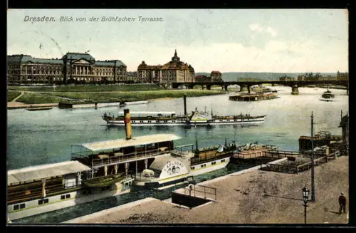 AK Dresden, Blick von der Brühlschen Terrasse, Raddampfer Karlsbad