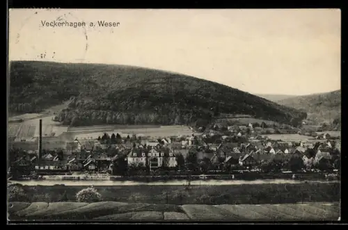 AK Veckerhagen a. Weser, Ortsansicht mit umliegenden Hügeln