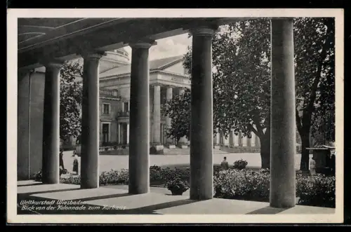 AK Wiesbaden, Blick von der Kolonnade zum Kurhaus