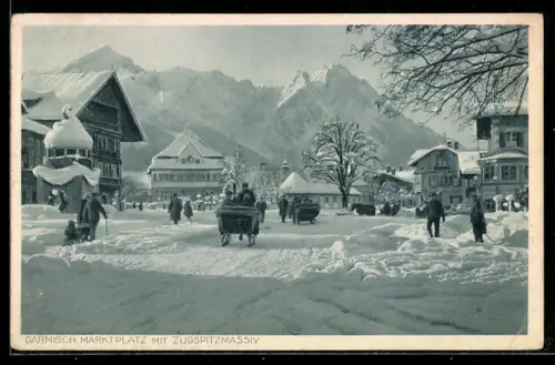 AK Garmisch, Marktplatz mit Zugspitzmassiv