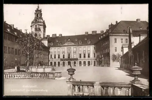 AK Rudolstadt, Schlosshof der Heidecksburg