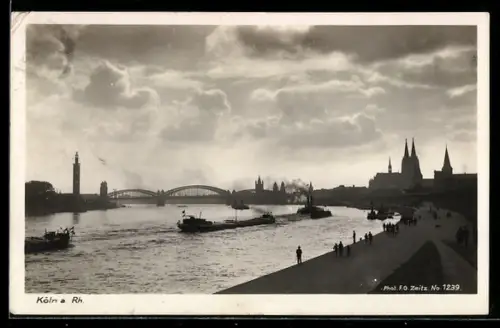 AK Köln a. Rh., Rheinpanorama mit Hohenzollernbrücke und Dom