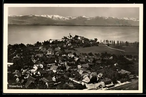 AK Wasserburg, Ortsansicht mit Bodensee und Alpen