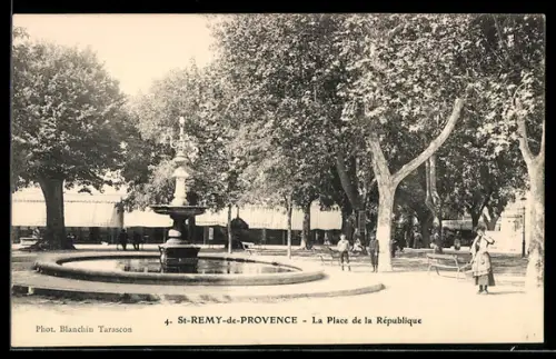AK St-Remy-de-Provence, La Place de la République