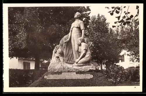 AK Ascain /B.-P., Monument élevé à la mémoire des Morts de la guerre