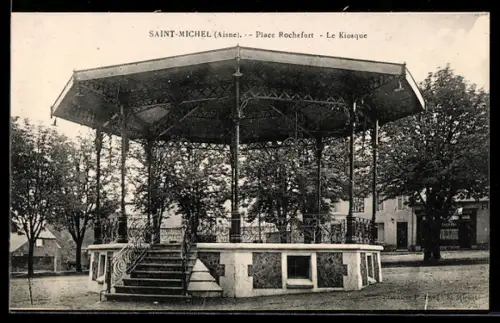 AK Saint-Michel /Aisne, Place Rochefort, Le Kiosque