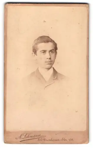 Fotografie Alfred Lehmann, Berlin, Dresdener-Str. 135, Porträt eines jungen Mannes