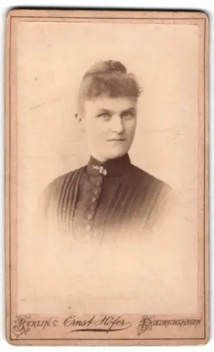Fotografie Ernst Höfer, Berlin, Gontard-Str. 4, Portrait einer Dame