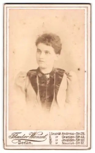 Fotografie Theodor Wenzel, Berlin, Andreas-Str. 28, Porträt einer jungen Frau