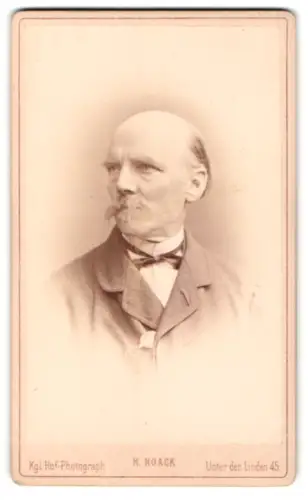 Fotografie H. Noack, Berlin, Unter den Linden 45, Porträt eines älteren Herrn