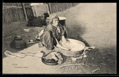 AK Caire, Petrisseuse arabe, Waschfrau bei der Arbeit
