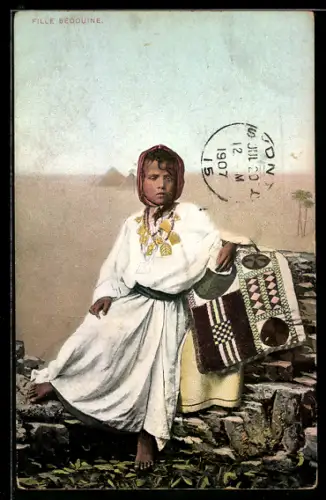 AK arabische Volkstypen, Fille Bedouine in weissem Gewand mit rotem Kopftuch