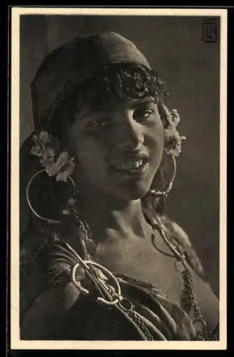 AK Jeune fille bedouines, Araberin mit Ohrringen