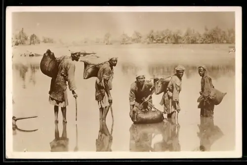 AK Egypt, Nile water carriers, arabische Volkstypen