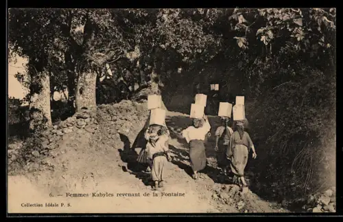 AK Femmes Kabyles revenant de la Fontaine, arabische Volkstypen
