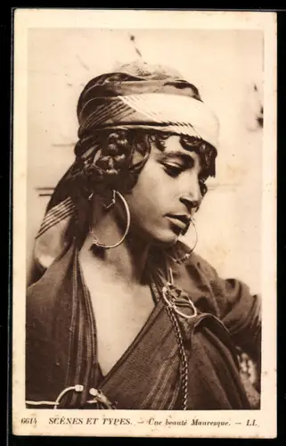 AK Scenes et Types, Une beaute Mauresque
