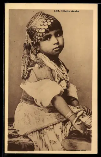 AK Une fillette Arabe