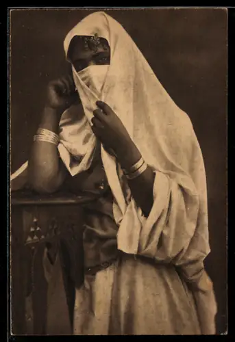 AK Une femme Mauresque