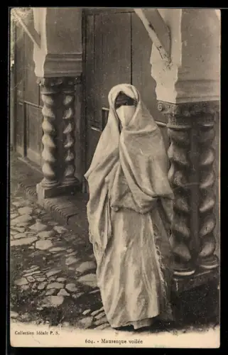 AK Une Mauresque voilée