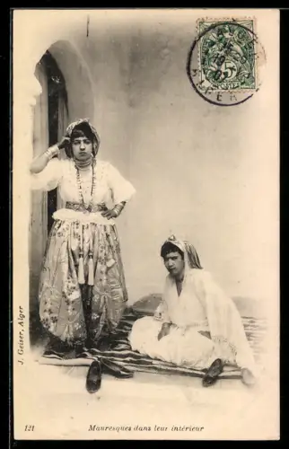 AK Mauresques dans leur intérieur
