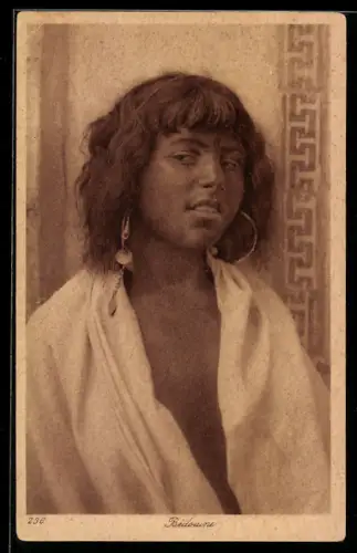 AK Bedouine, Beduinenfrau im Gewand