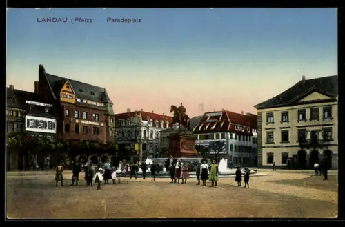 AK Landau /Pfalz, Paradeplatz mit Reiterdenkmal und Brunnen, Kindergruppe