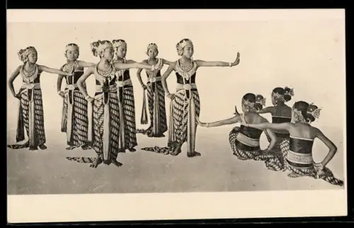 AK Asiatische Tänzerinnen, asiatische Volkstypen