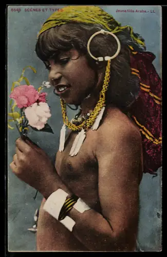 AK Junge nackte Araberin mit Blumen u. Ohrring