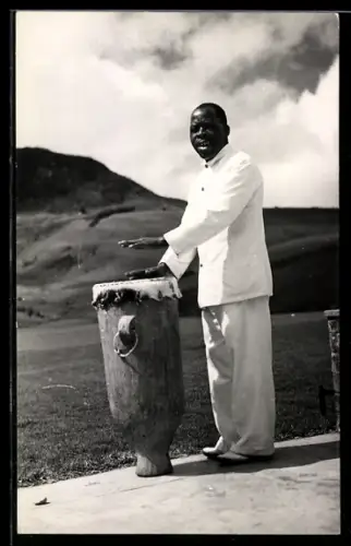 AK Invanga, Afrikaner mit Trommel