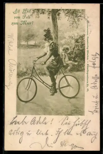 AK Junge Frau mit Hut auf Fahrrad, Amor fährt mit