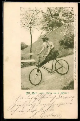 AK Junge Frau fährt mit Fahrrad zu Tal