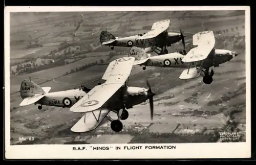 AK Flugzeug R.A.F. Hinds in Flight Formation