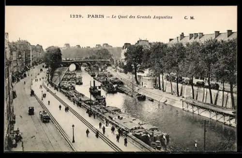 AK Paris, Le Quai des Grands Augustins et vue sur la Seine avec bateaux