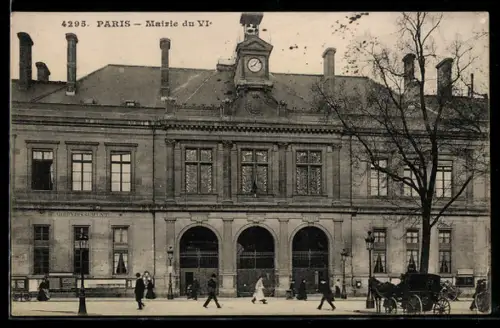 AK Paris, Mairie du VIème avec passants et calèche