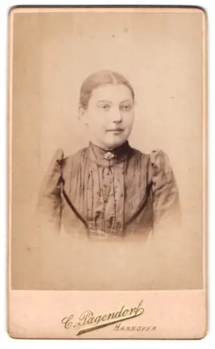 Fotografie C. Pagendorf, Hannover, Georgstrasse 17, Portrait einer Dame