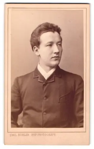 Fotografie Emil Bühler, Mannheim, Herr in elegantem Anzug