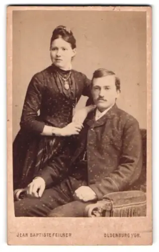 Fotografie Jean Baptiste Feilner, Oldenburg, Rosenstrasse 26, Paar in traditioneller Kleidung