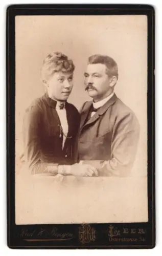 Fotografie Rud. H. Bengen, Leer, Osterstrasse 34, Paar im Atelier