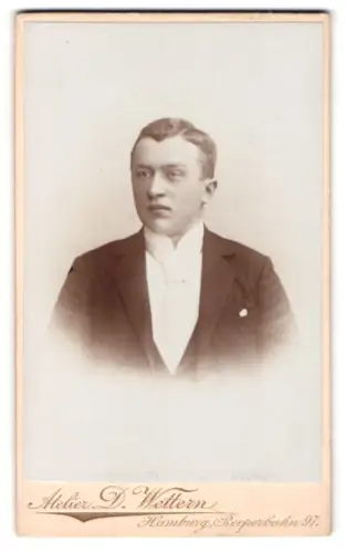 Fotografie Atelier D. Wettern, Hamburg, Reeperbahn 97, Porträt eines jungen Mannes