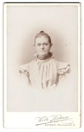 Fotografie Wilh. Köhnen, Altona, Reichenstr. 2, Porträt einer älteren Frau