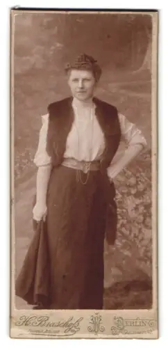 Fotografie Atelier Braschoss, Berlin, Besselstrasse 12, Porträt einer Dame