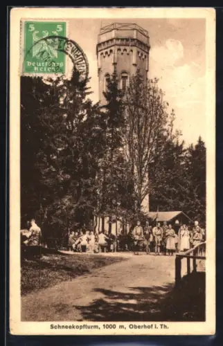 AK Oberhof i. Th., Schneekopfturm, Ausflügler, Waldweg