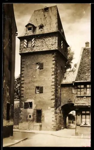 Foto-AK Frankfurt-Sachsenhausen, Kuhhirtenturm in der Paradiesgasse