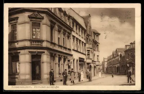 AK Kaiserslautern, Pirmasenserstrasse mit Geschäften
