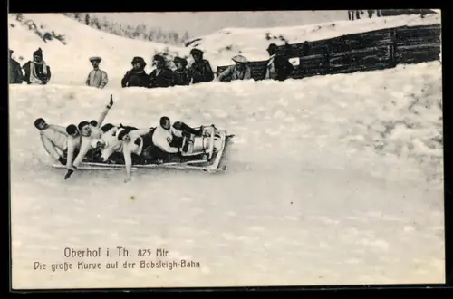 AK Oberhof /Th., Die grosse Kurve auf der Bobsleigh-Bahn, Schlitten