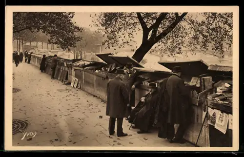 AK Paris, Bouquinistes du Quai Malaquais, Buchverkäufer mit Kunden im Gespräch