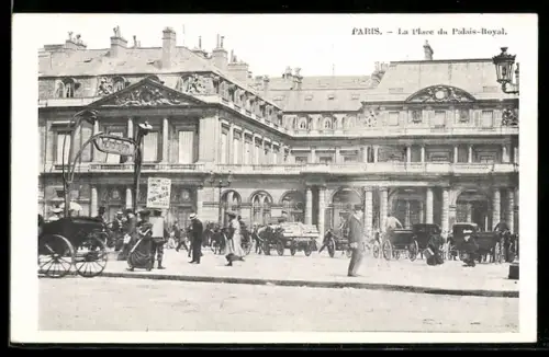 AK Paris, La Place du Palais-Royal avec calèches et passants animés