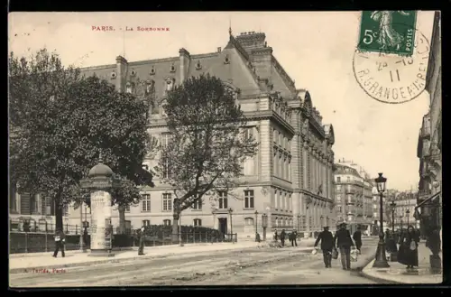 AK Paris, La Sorbonne et rue animée avec passants et arbres